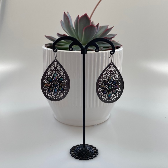 Avon Jewelry - Avon DreamCatcher Inspired Dangle Earrinvs